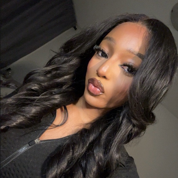 Meet your Posher, Tesia - Picture 1 of 1